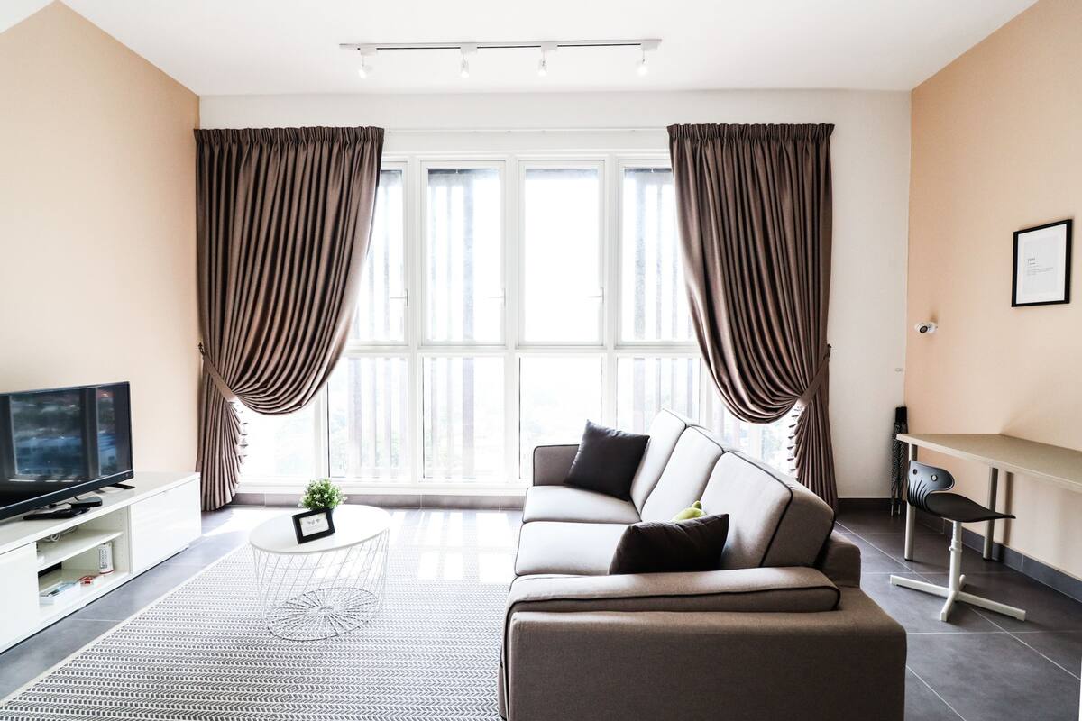 Superior Suite, 3 Bedrooms, City View | Living area