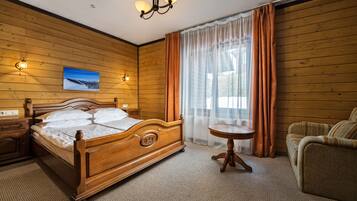 Habitación doble estándar | 2 habitaciones, escritorio, wifi gratis y ropa de cama