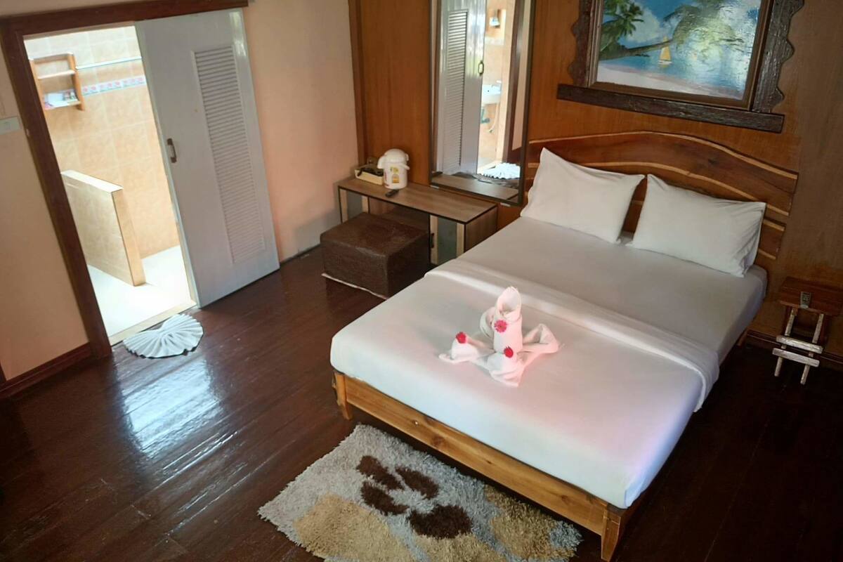 Bungalow | Rollaway beds, free WiFi