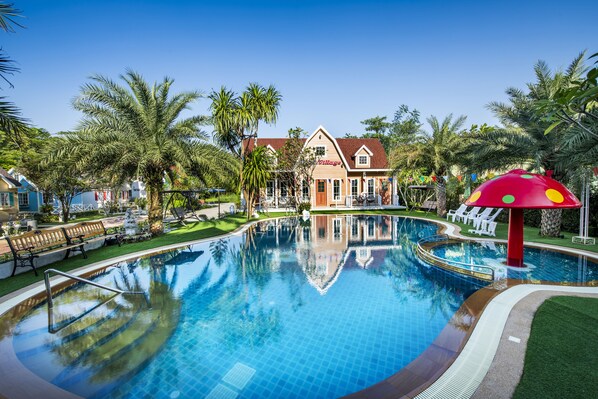 Outdoor pool - Greenview Resort (Nakhon Nayok)