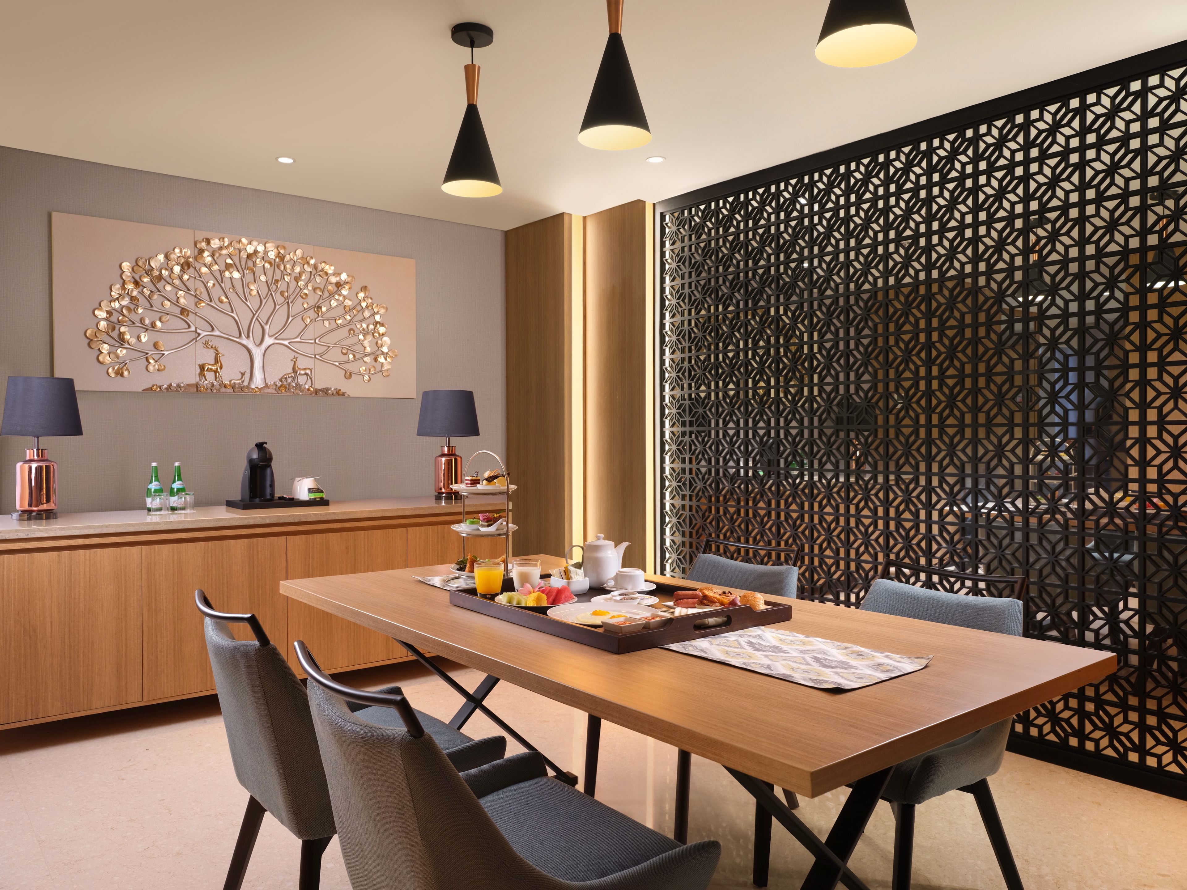 suite | in-room dining