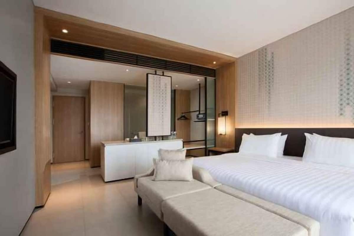 1 bedroom, in-room safe, desk, free WiFi