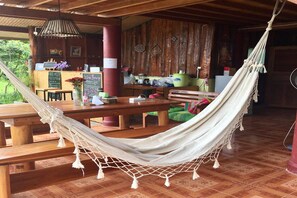 6-Bed Mixed Dormitory Room | Terrasse/Patio