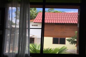 6-Bed Mixed Dormitory Room | Quang cảnh từ phòng