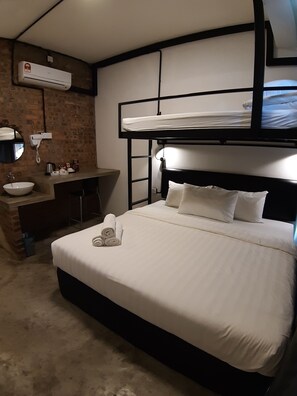 Deluxe Triple Room | Free WiFi