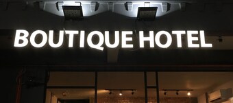 Suite 18 Boutique Hotel - Hostel