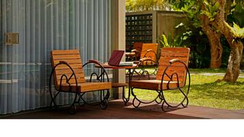 Deluxe Room | Terrace/patio