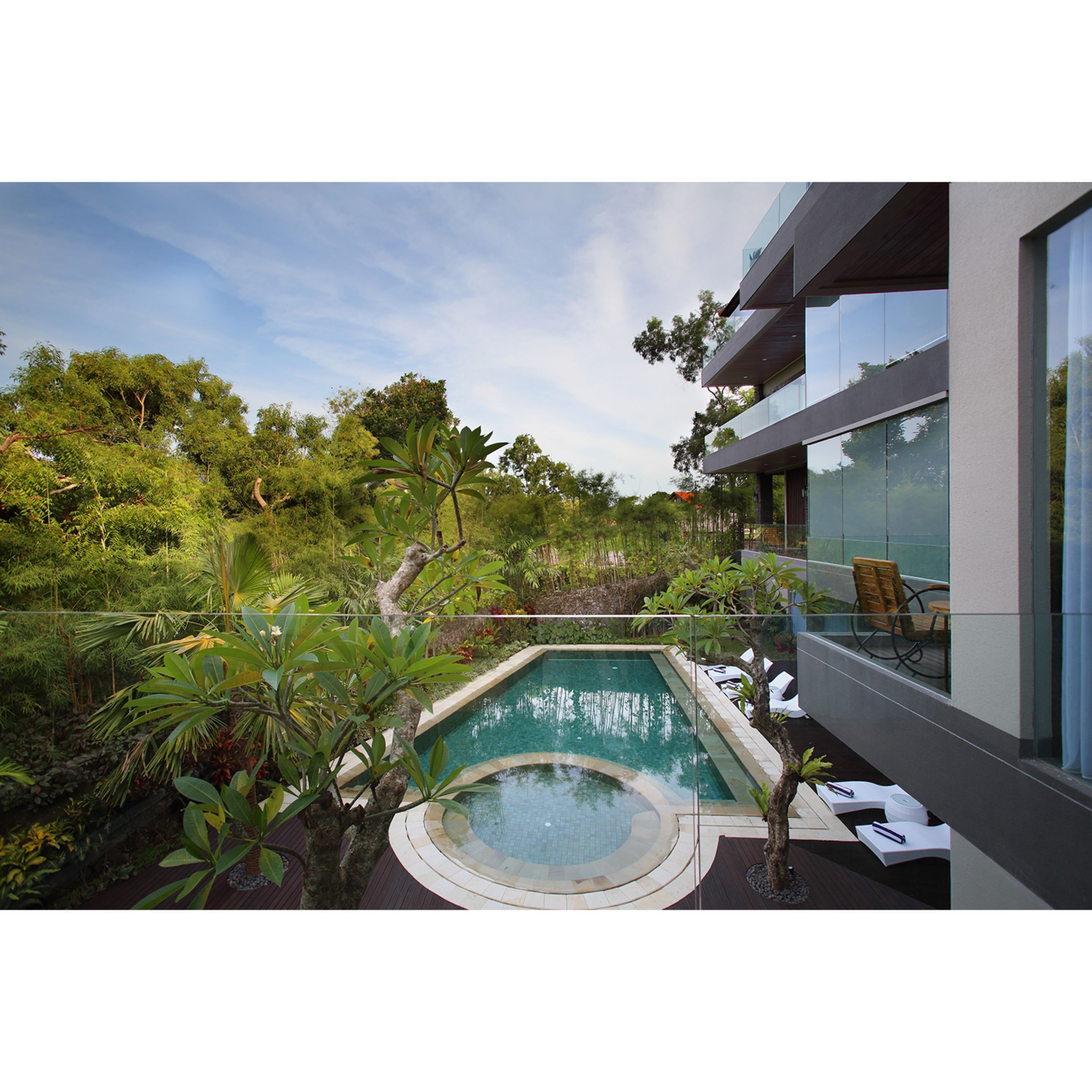 superior room | outdoor pool