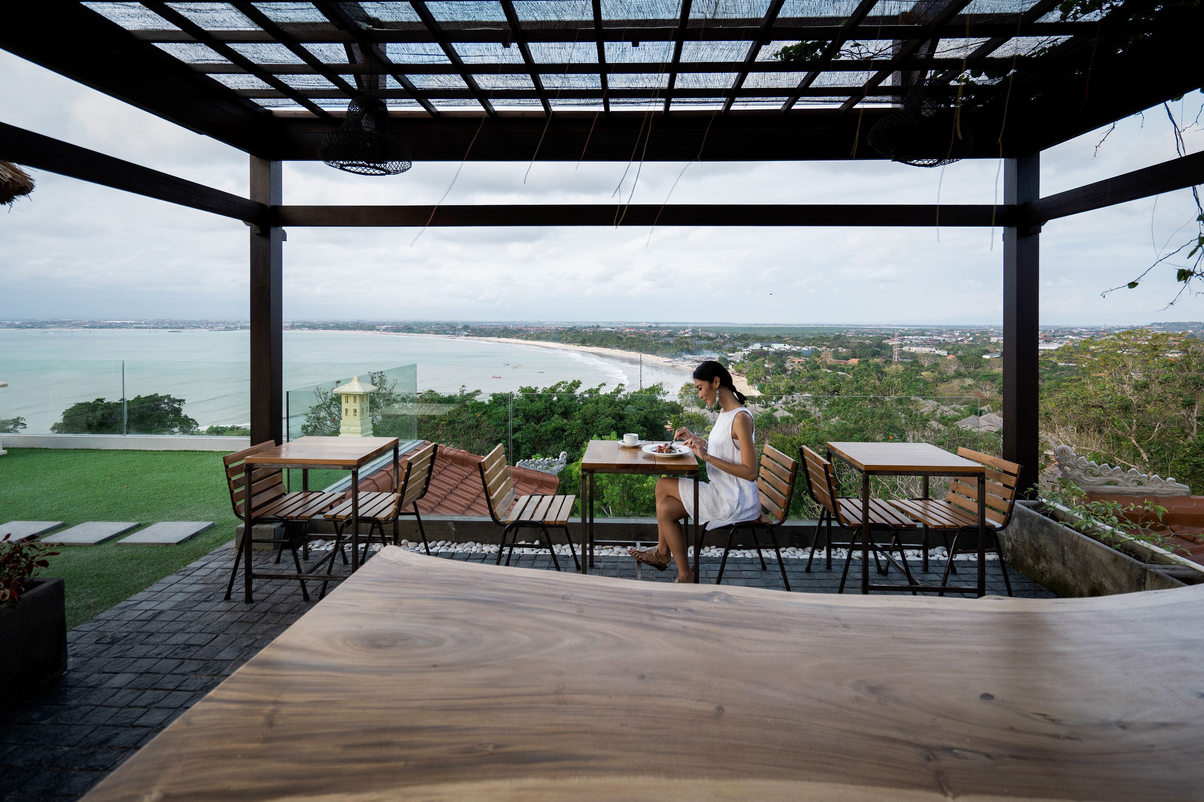 breakfast, lunch, dinner served; local and international cuisine