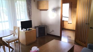 Cottage | Living area | Flat-screen TV