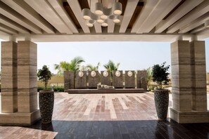 Pintu masuk properti