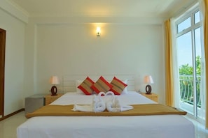 1 bedroom, premium bedding, minibar, in-room safe