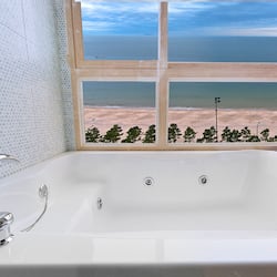 Jetted tub
