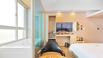 Standard Room | Soundproofing, free WiFi, bed sheets