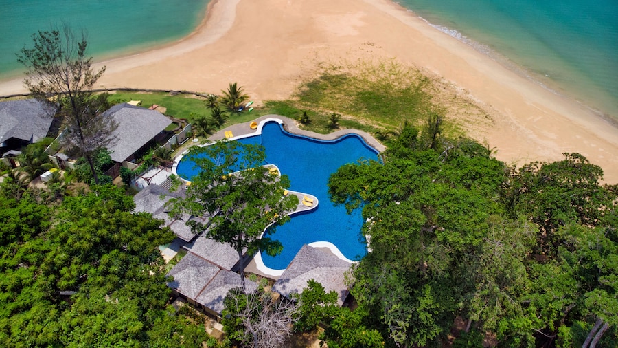 Borneo Eagle Resort