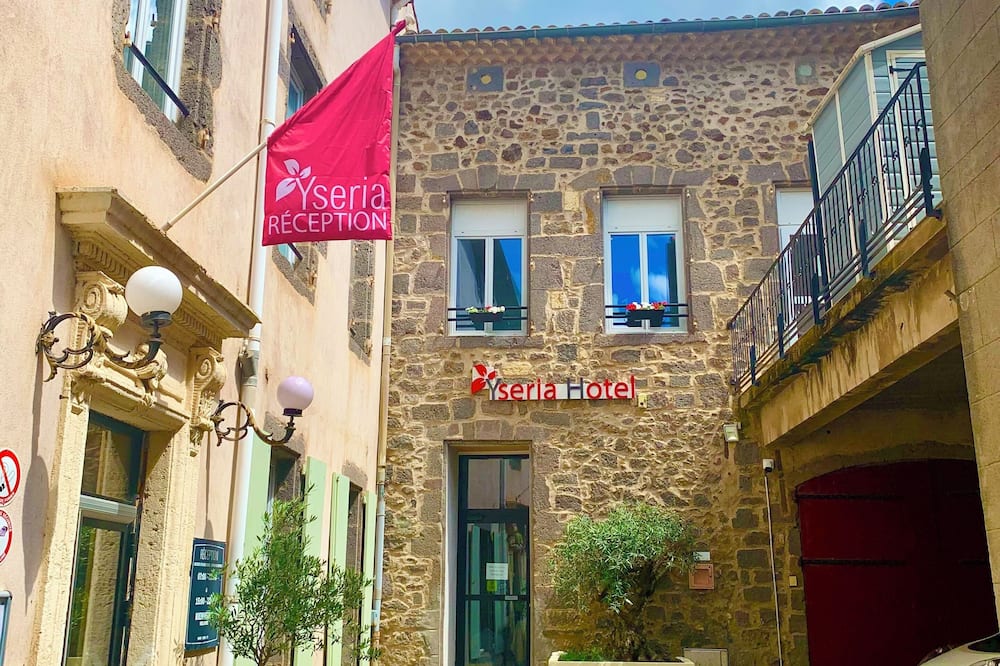 Logis Hotel Yseria - Historical Center