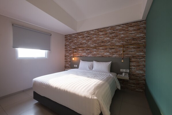 Deluxe Double Room | Desk, free WiFi, bed sheets