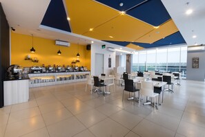 Breakfast, lunch and dinner served