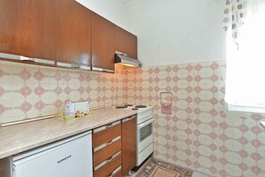 Fridge, microwave, oven, stovetop - Holiday apartment mit Klimaanlage und Terrasse (Fažana)