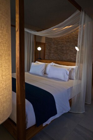 Premium bedding, minibar, in-room safe, desk - Umadewi Surf & Retreat (Pekutatan)