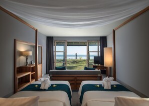 Premium bedding, minibar, in-room safe, desk - Umadewi Surf & Retreat (Pekutatan)