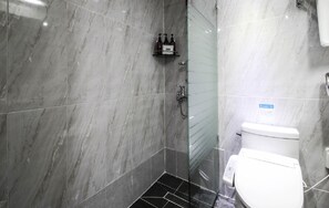 Free toiletries, hair dryer, bathrobes, slippers - Uljin Grand Hotel (Uljin)