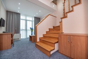 Comfort-Maisonette, Balkon, Meerblick | Minibar, Zimmersafe, Schreibtisch, kostenloses WLAN