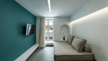 Sir Deluxe Suite | Living room