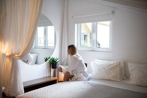 Sir Attic Suite | Premium bedding, in-room safe, individually decorated - Sir Athens (Athens)