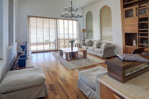 Luxury Villa, 4 Bedrooms, Sea View, Slope side | Living area | Flat-screen TV, DVD player - Lighthouse Luxe Estate Apart & Villas (Balchik)