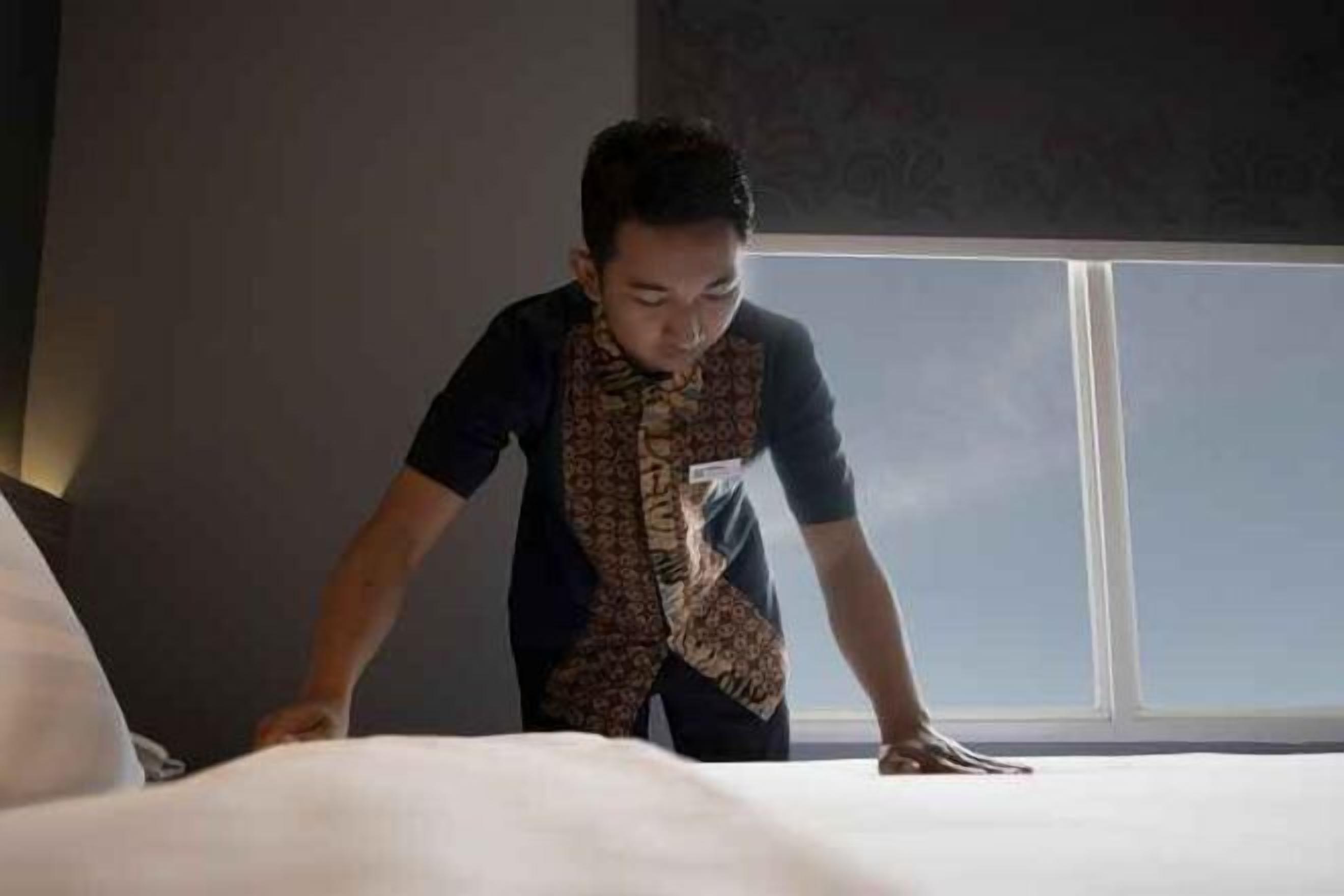 In-room safe, desk, laptop workspace, soundproofing