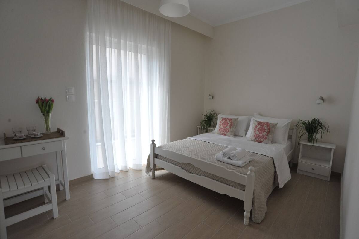 Soundproofing, WiFi (free), bed sheets