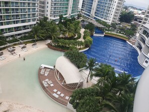 Beach/ocean view - Family Condo by IA at Azure Urban Resort Residences (Parañaque)