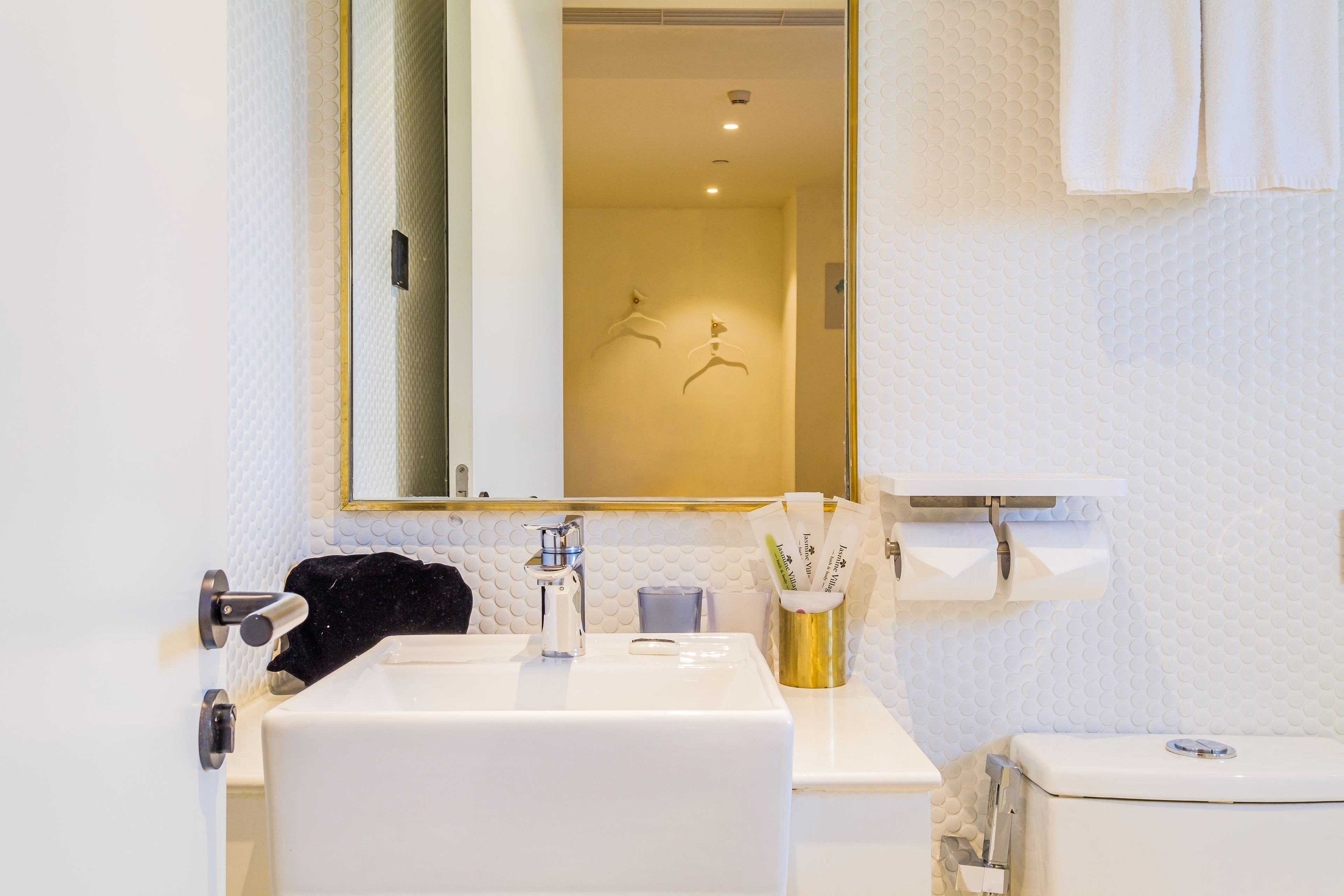 elite twin room | 1 bedroom, minibar, desk, blackout curtains