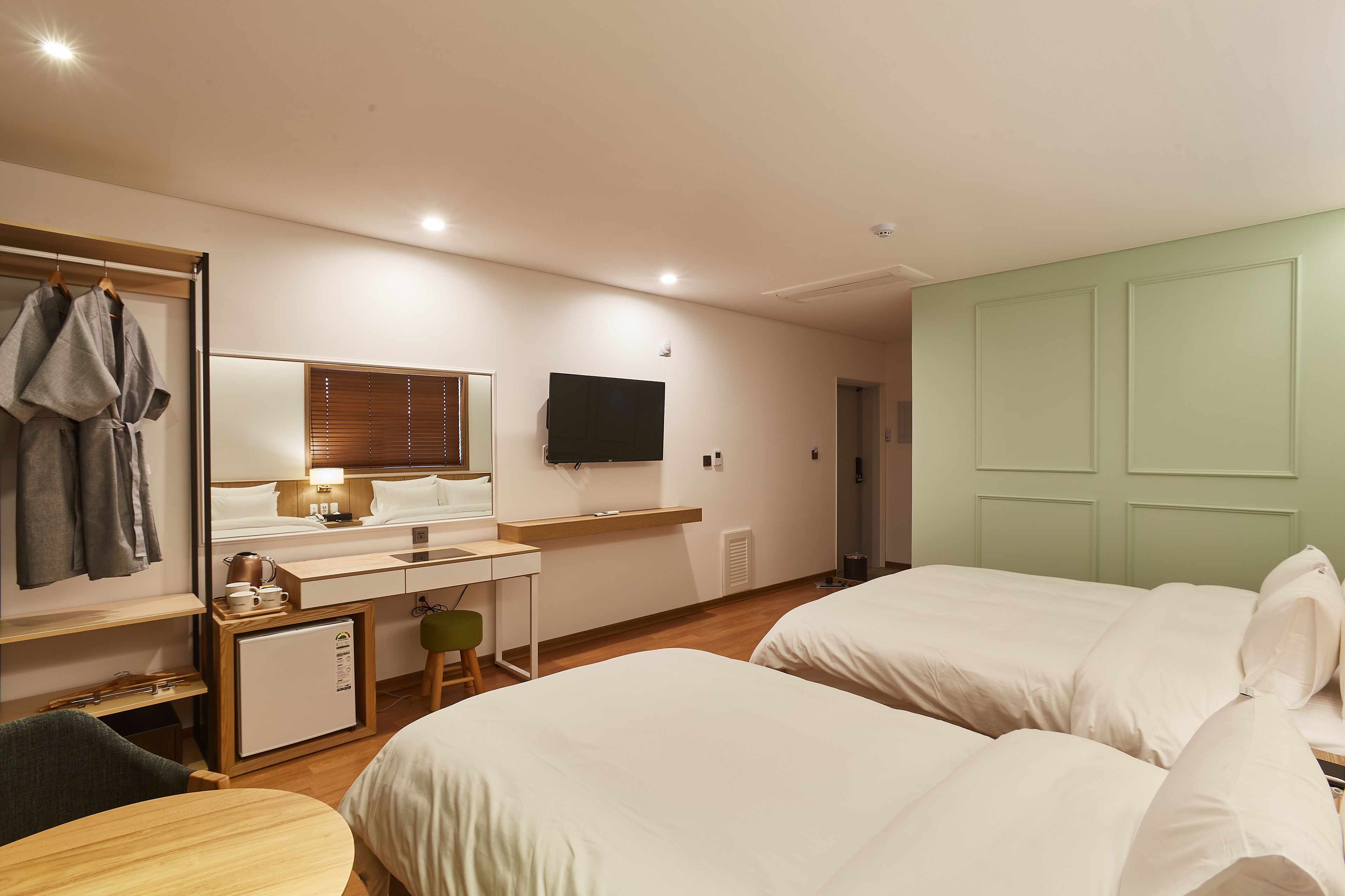 superior twin room | 1 bedroom, laptop workspace, free wifi