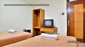 Room - Ndalem Mantrijeron (Yogyakarta)