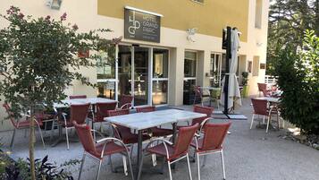 EntrĂ©e de lâhĂ©bergement