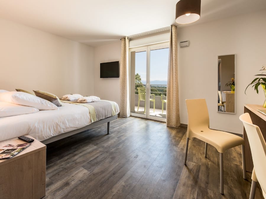 Superior Double or Twin Room, Accessible | Premium bedding, in-room safe, desk, iron/ironing board