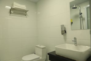 Phòng tập thể, phòng tập thể nam và nữ | Phòng tắm | Đồ dùng nhà tắm miễn phí, máy sấy tóc, dép đi trong nhà