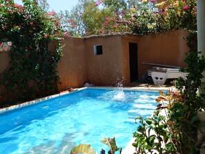 Outdoor pool, pool loungers - Villa dallie Senegal (Mbour)