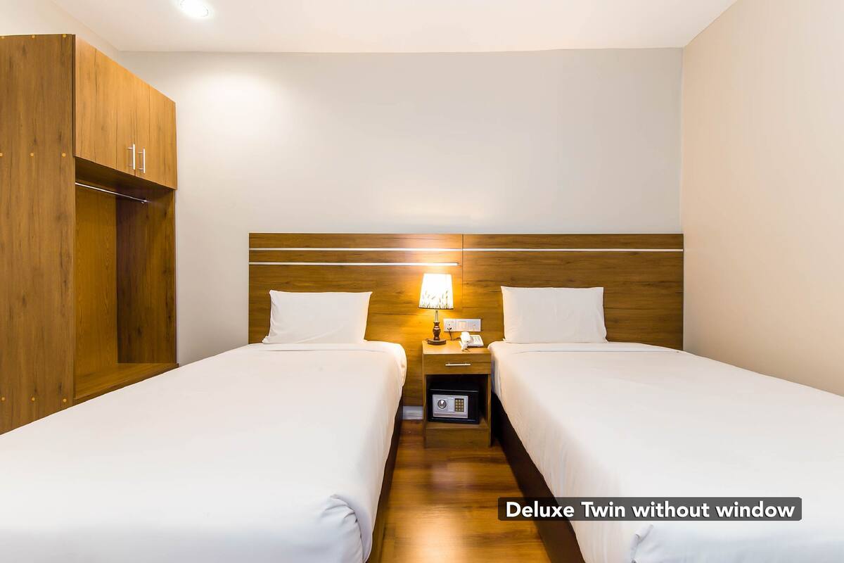 Deluxe Twin Bed Without Window