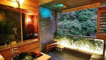 Separate tub and shower, spring water tub, rainfall showerhead