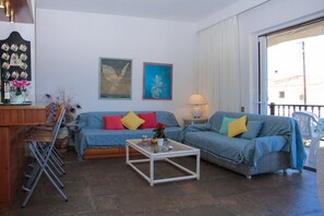 Apartment | Wohnzimmer | Fernseher