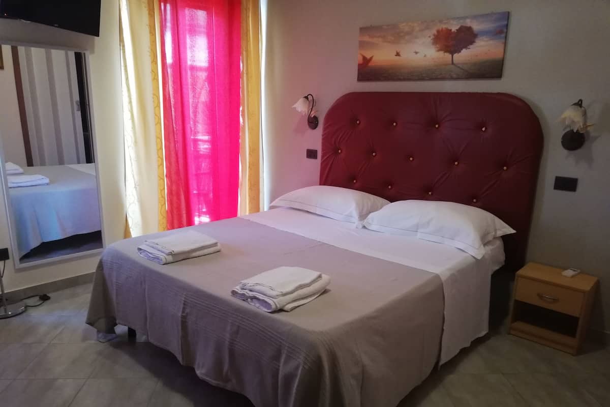 Quadruple Room (Sole) | 1 bedroom, premium bedding, minibar, WiFi (free)