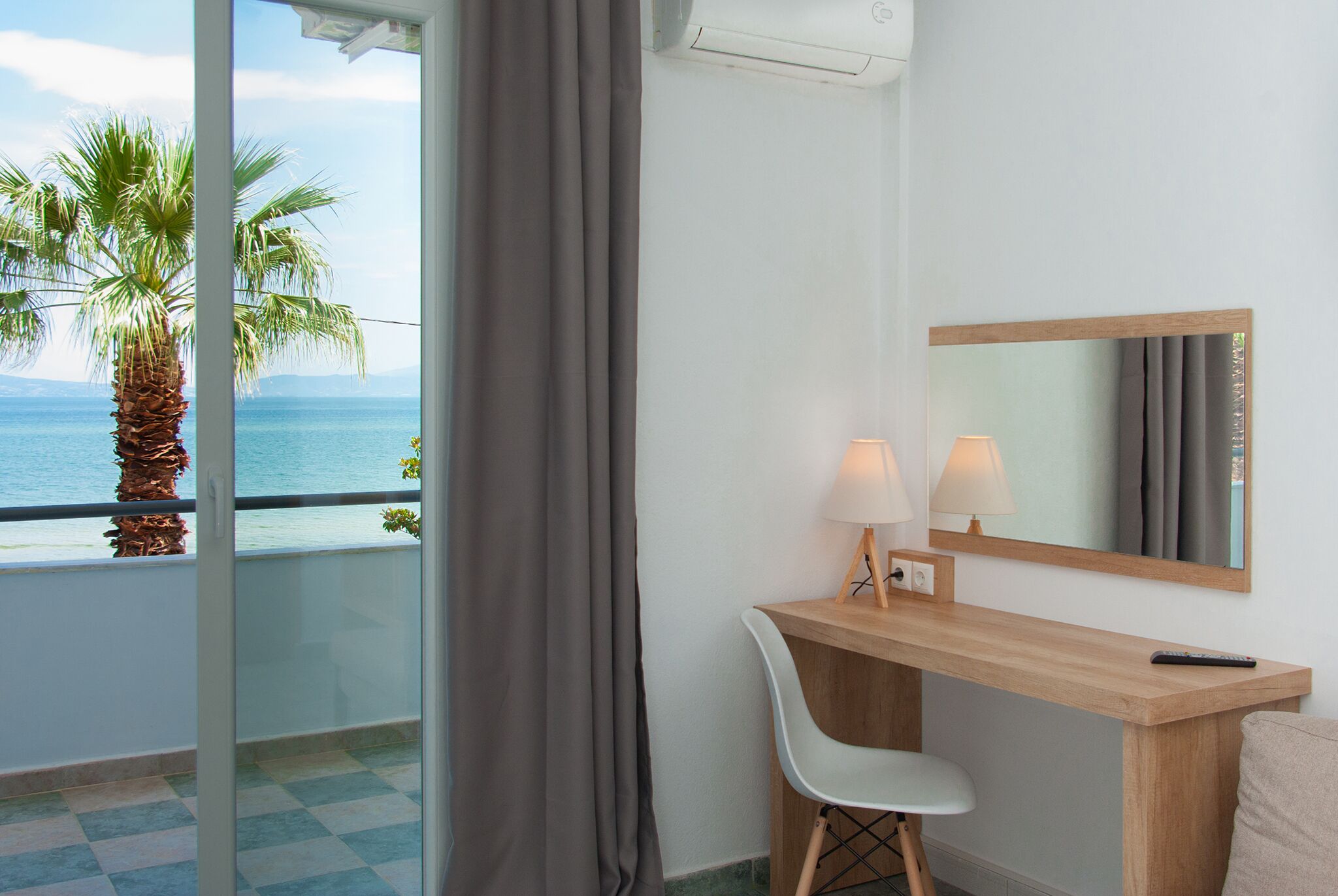 Minibar, soundproofing, free WiFi, bed sheets