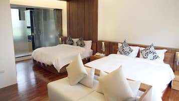 1 soverom, skrivebord, lydisolert og kablet internett (inkludert)