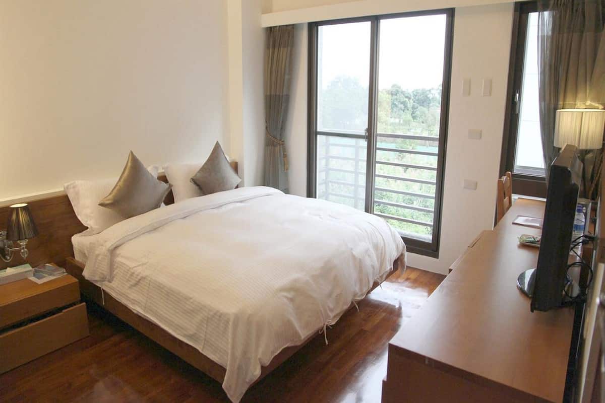 senior double room, 1 bedroom, bathtub, courtyard area | 1 bedroom, desk, soundproofing, free wired internet