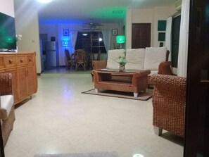 4 Bedrooms (Not Incl.Electricity) | Living area | 43-inch flat-screen TV with digital channels, TV, DVD player - 4 Bedroom House & Private Pool Pattaya (Pattaya)