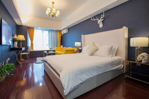 Superior Double Room, Lake View | Desk, blackout curtains, free WiFi