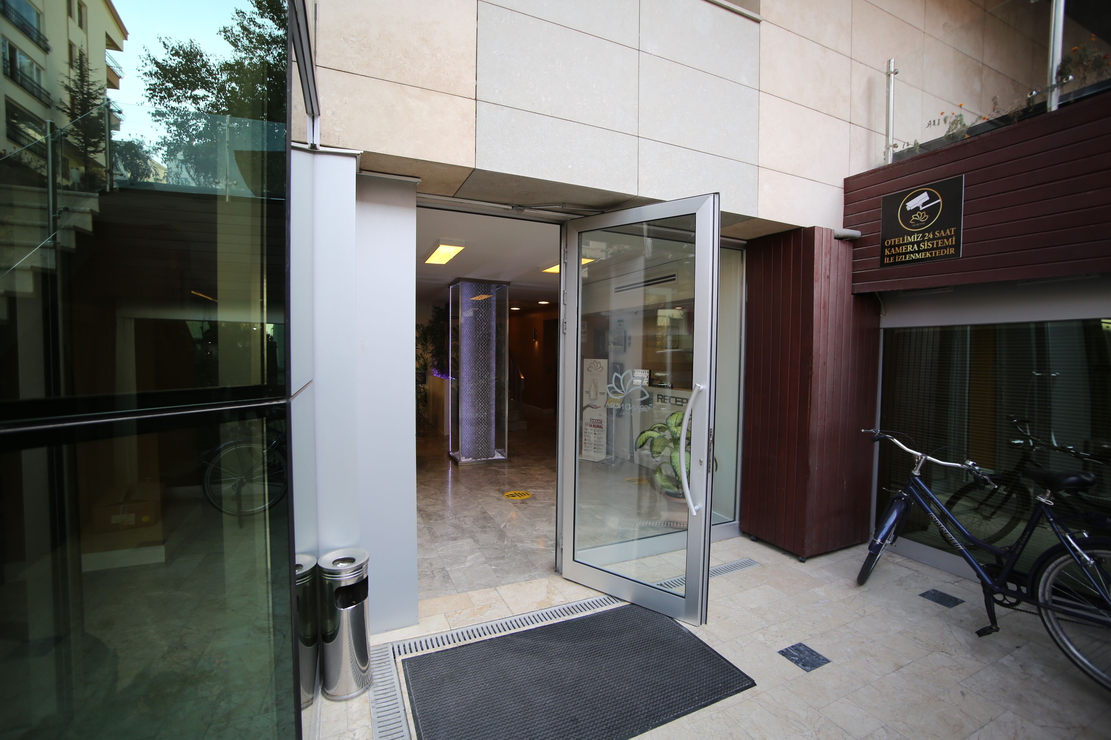 Photo - Grand Nora Hotel